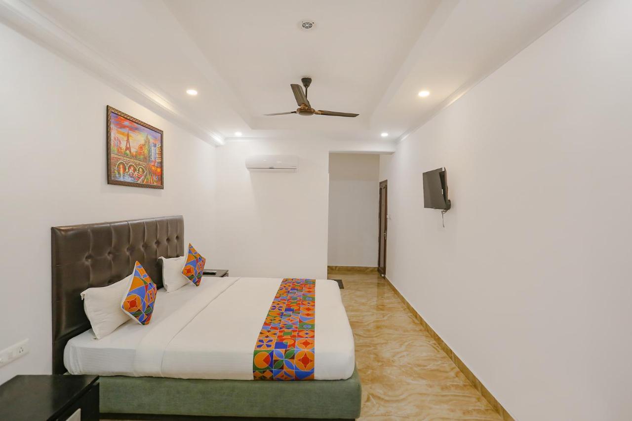 Fabexpress Taj Residency Near Yashobhoomi Convention Centre Hotel Delhi  Exterior photo