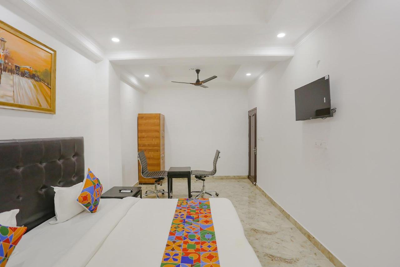 Fabexpress Taj Residency Near Yashobhoomi Convention Centre Hotel Delhi  Exterior photo